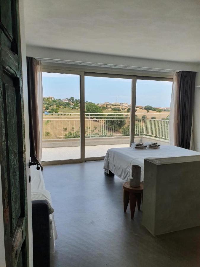 Casa Lunaria B&B ปอร์โต ซันเตลปีดิโอ ภายนอก รูปภาพ